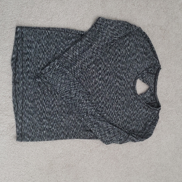 Lululemon open back shirt - Picture 2 of 3